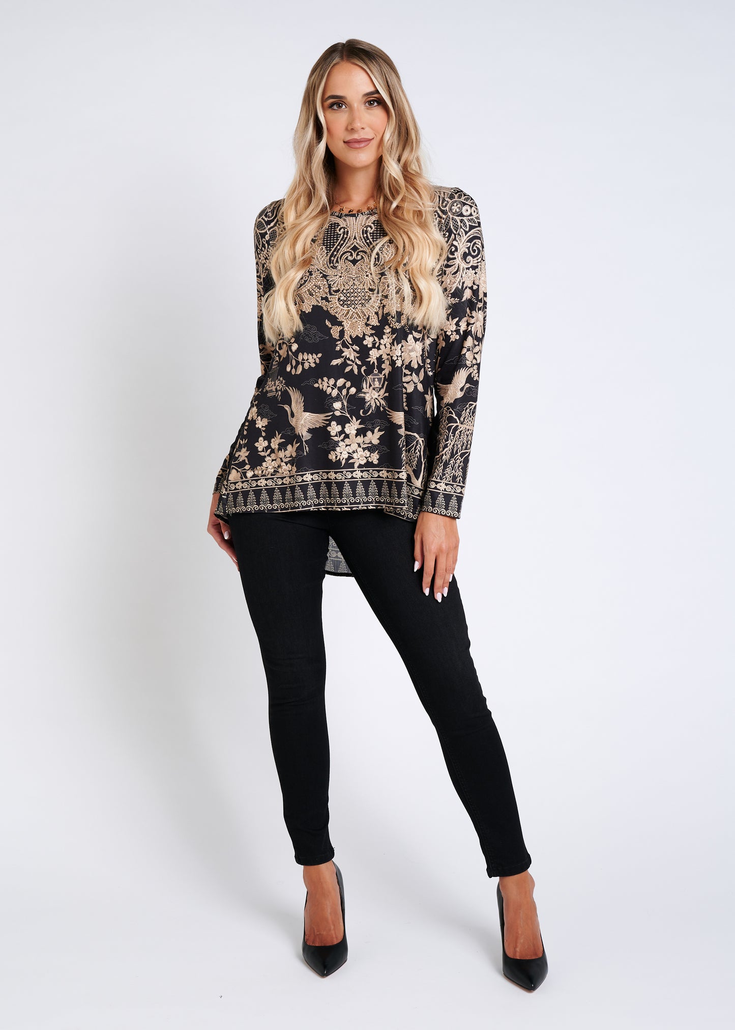 Round Neck Shirt With Rhinestone Finishing