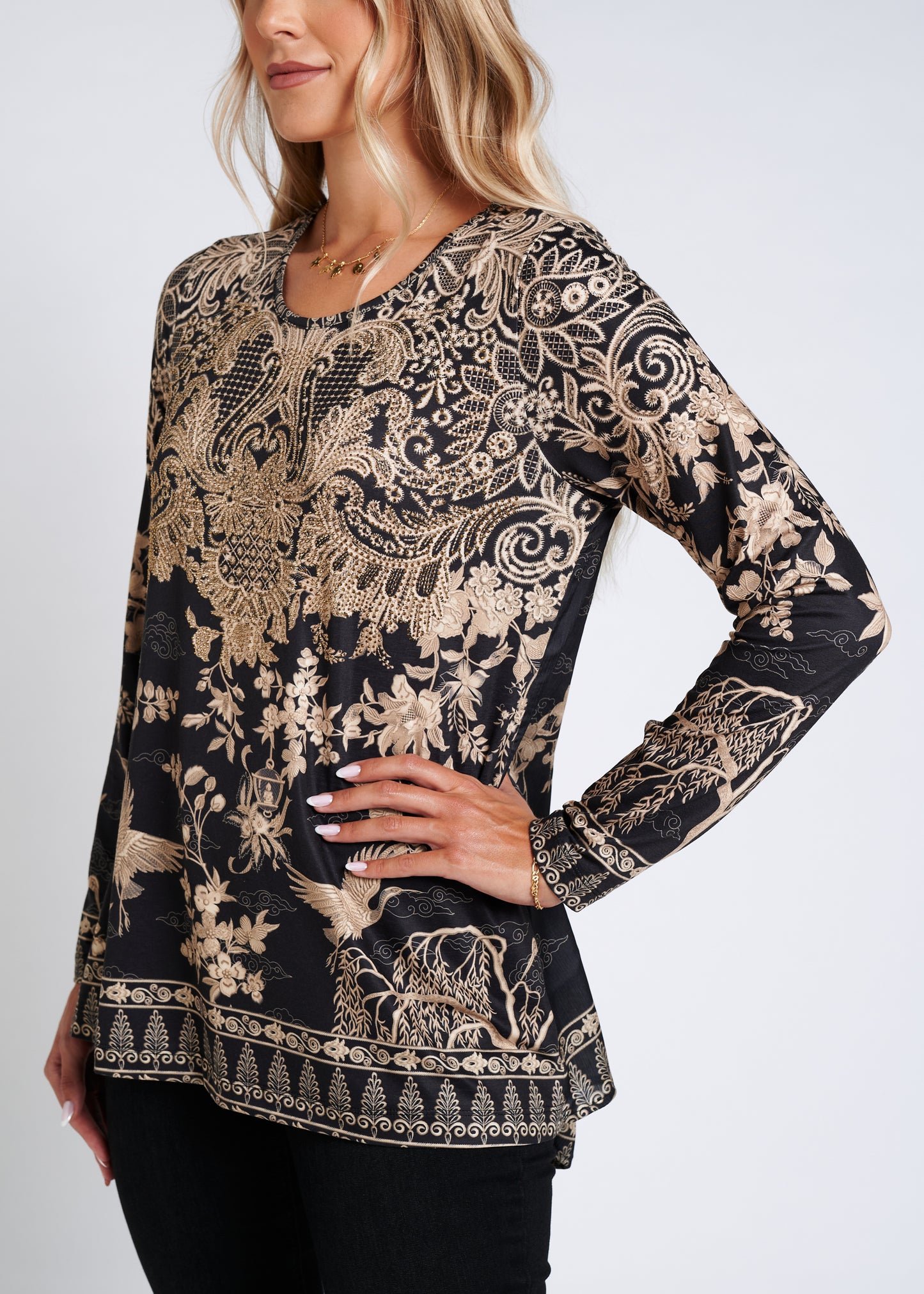 Round Neck Shirt With Rhinestone Finishing