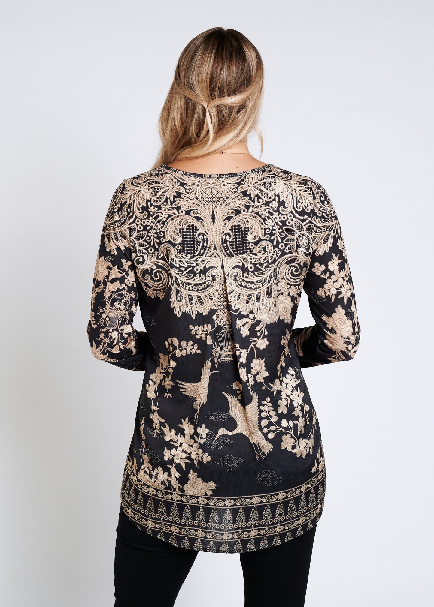 Round Neck Shirt With Rhinestone Finishing