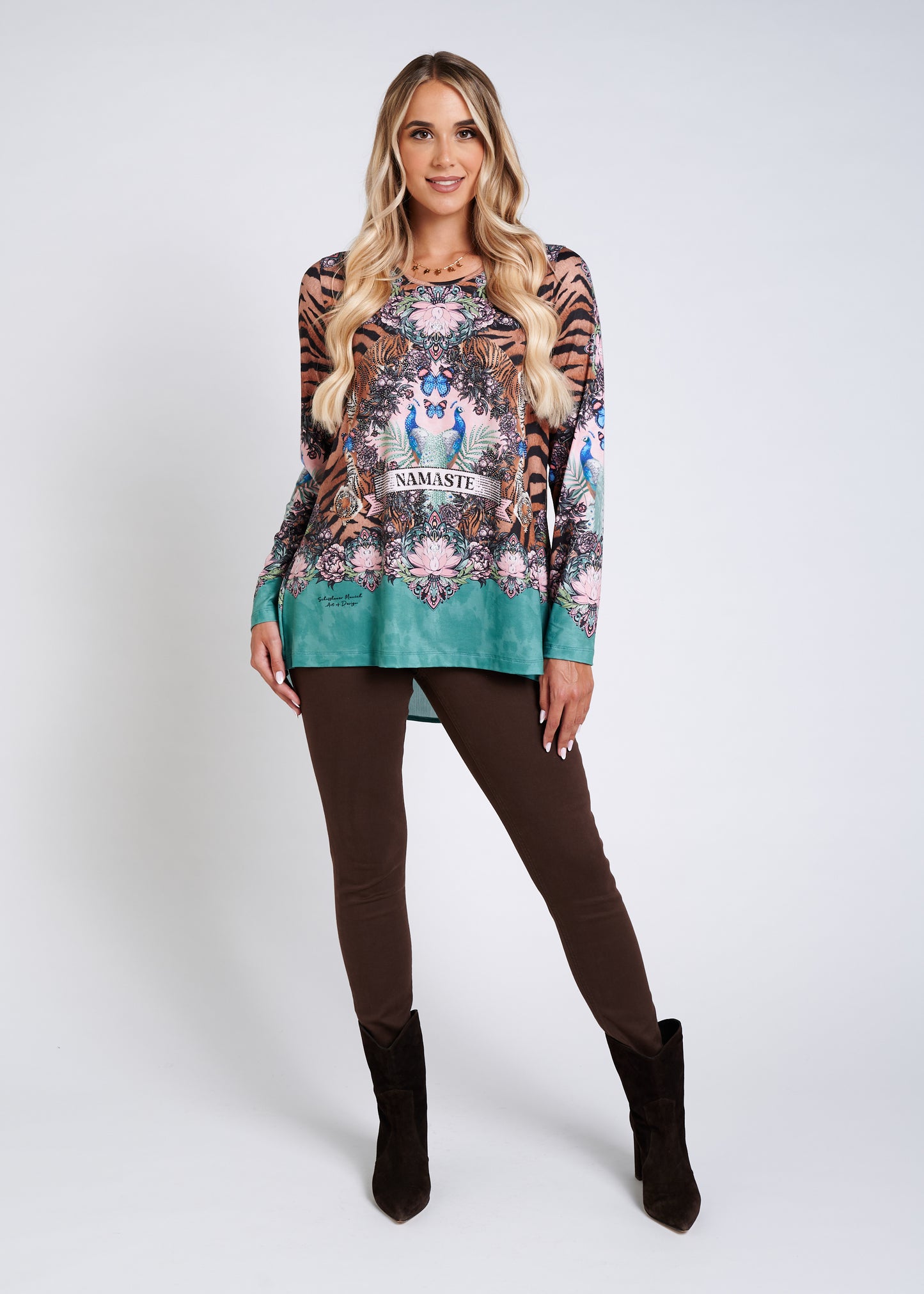 Round Neck Shirt With Rhinestone Finishing