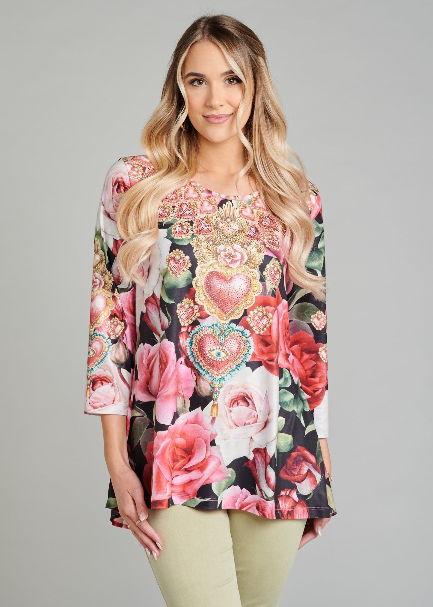 Round Neck Shirt With Rhinestone Finishing