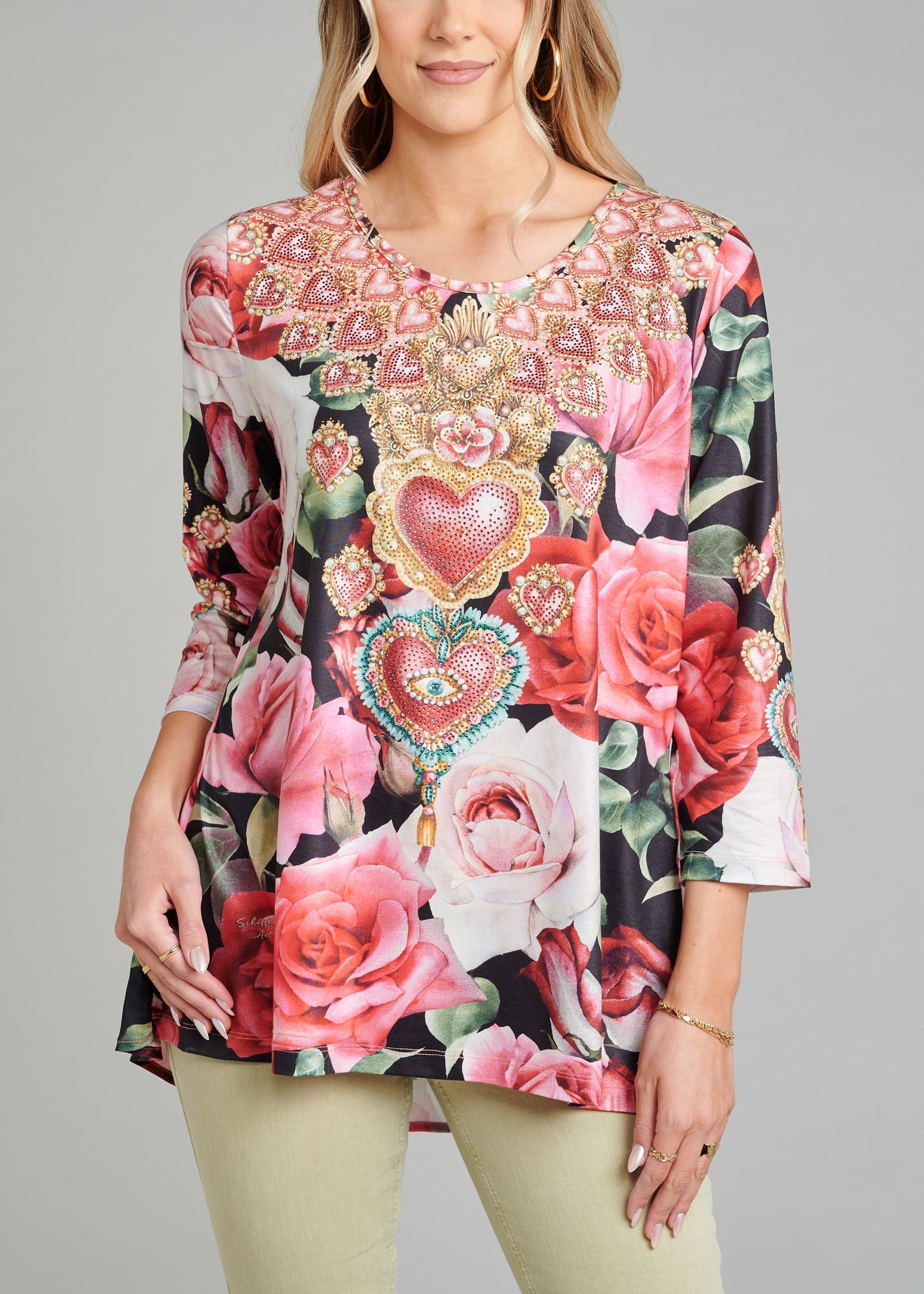 Round Neck Shirt With Rhinestone Finishing